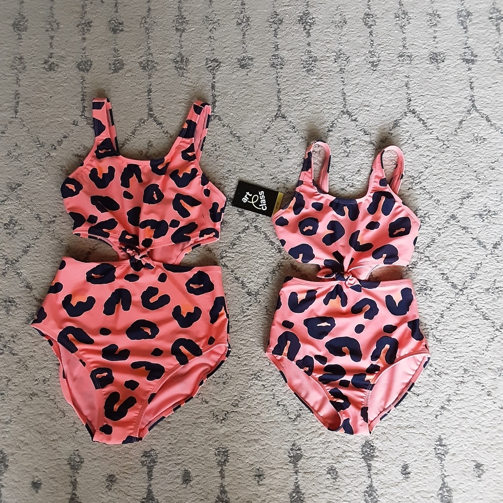 ❌SOLD❌ Mother/Daughter Matching Swimsuits! 💕